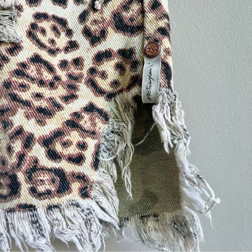 One Teaspoon x Vanguard | Leopard Print Distressed Raw Hem Jean Skirt 27 - Picture 7 of 8